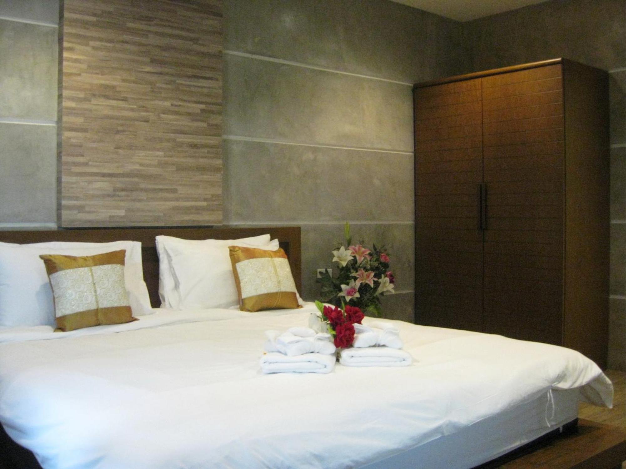 Komol Residence Bangkok Exteriör bild